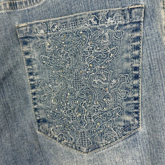 Gloria Vanderbilt Amanda Skimmer Denim Capri Jeans 8 Petite Embroidered Pockets - Picture 9 of 10